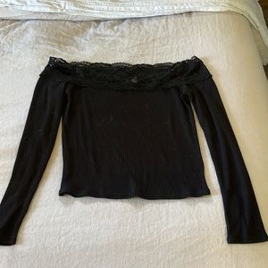 Long sleeve off the shoulder rubbed top